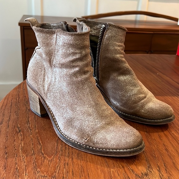 Diesel metallic pink Chelsea boots - Picture 1 of 8